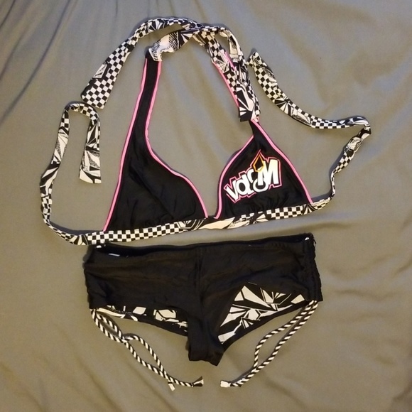 Volcom Other - Sporty Volcom reversible bikini